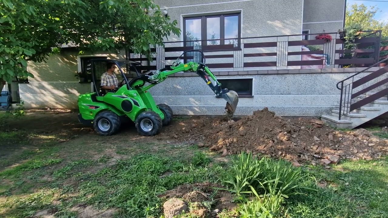 Avant 528 mini digger 150 / Koparka avant