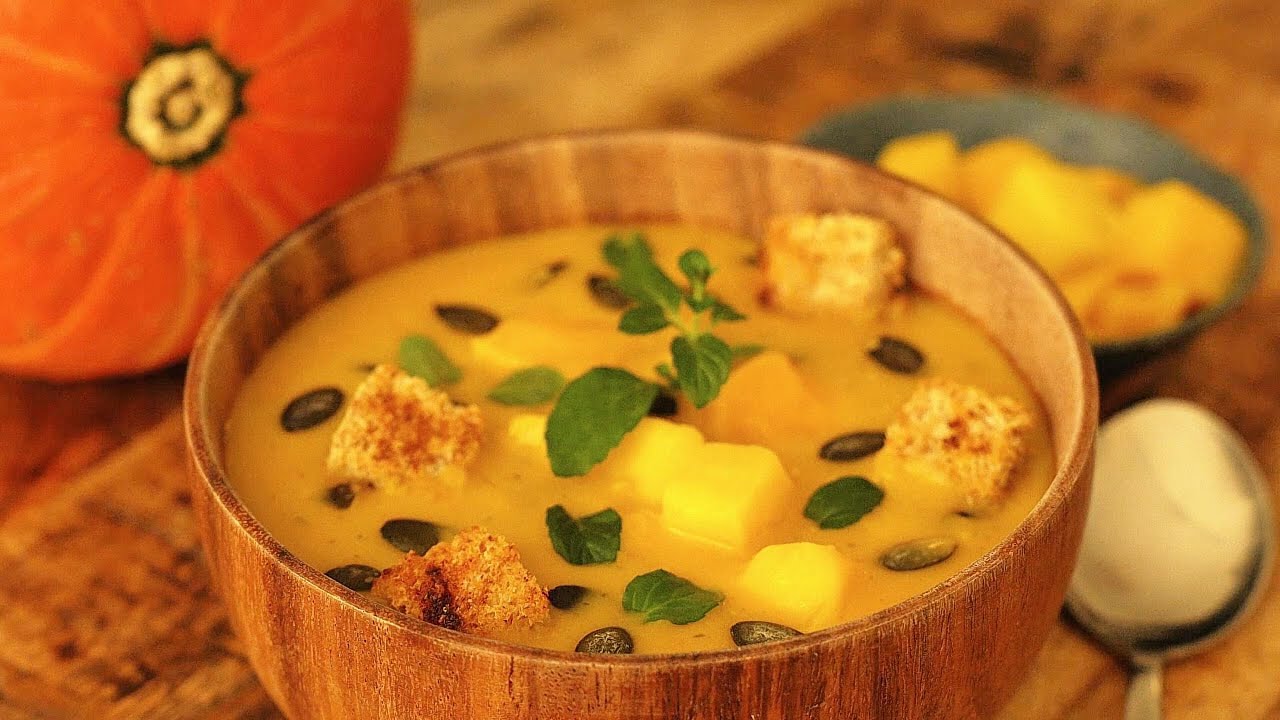 Не очищайте тыкву. Только так получится самый вкусный рождественский суп с манго. Очень простой реце