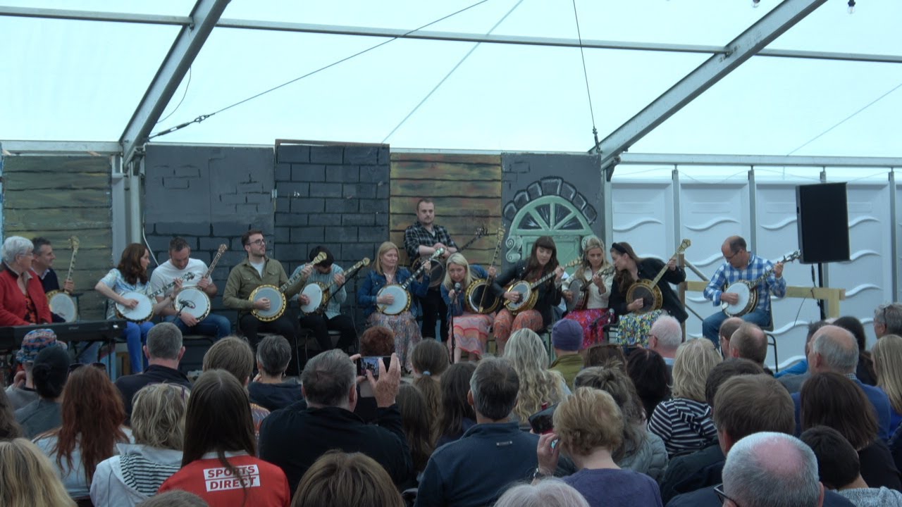 Finale of the banjo recital at Mill Marquee, Miltown Malbay. 05/07/2023 (4K)