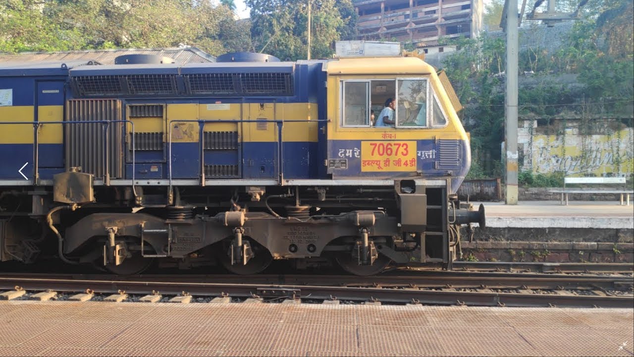 GY WDG4D + WDG4 accelerating with Freight Load