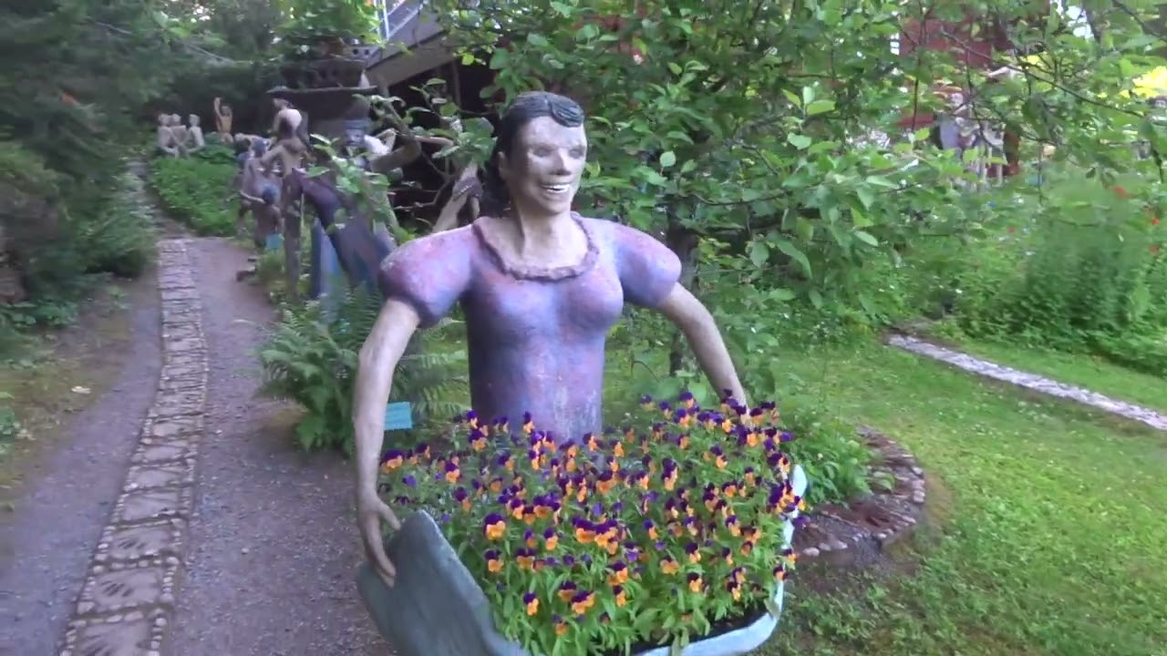 Parikkalan patsaspuisto (tm) -  [Parikkala's statue park]