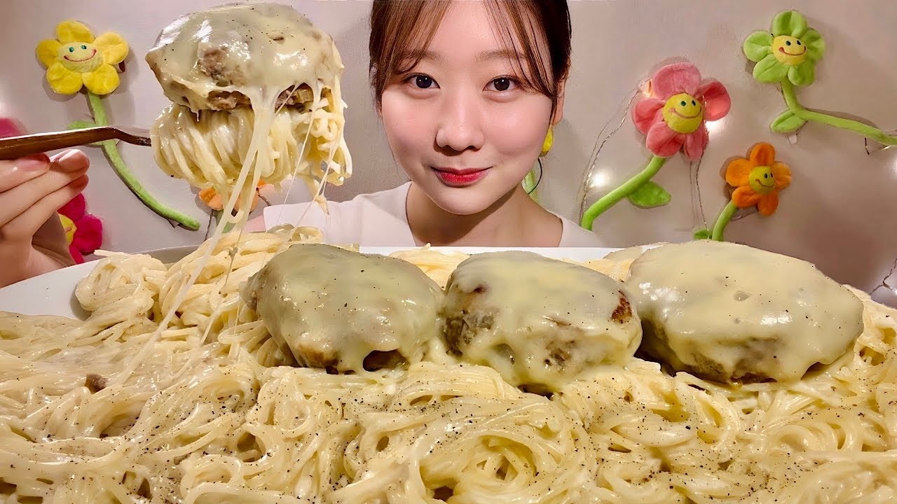 ASMR паста с сырным кремом Бифштекс из фарша【русские субтитры】【Mukbang/ Eating Sounds】