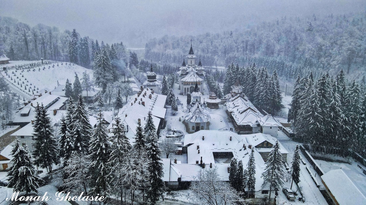⭕Live: Acatistul, Ceasurile, Obednița și Liturghia Darurilor înainte Sfințite