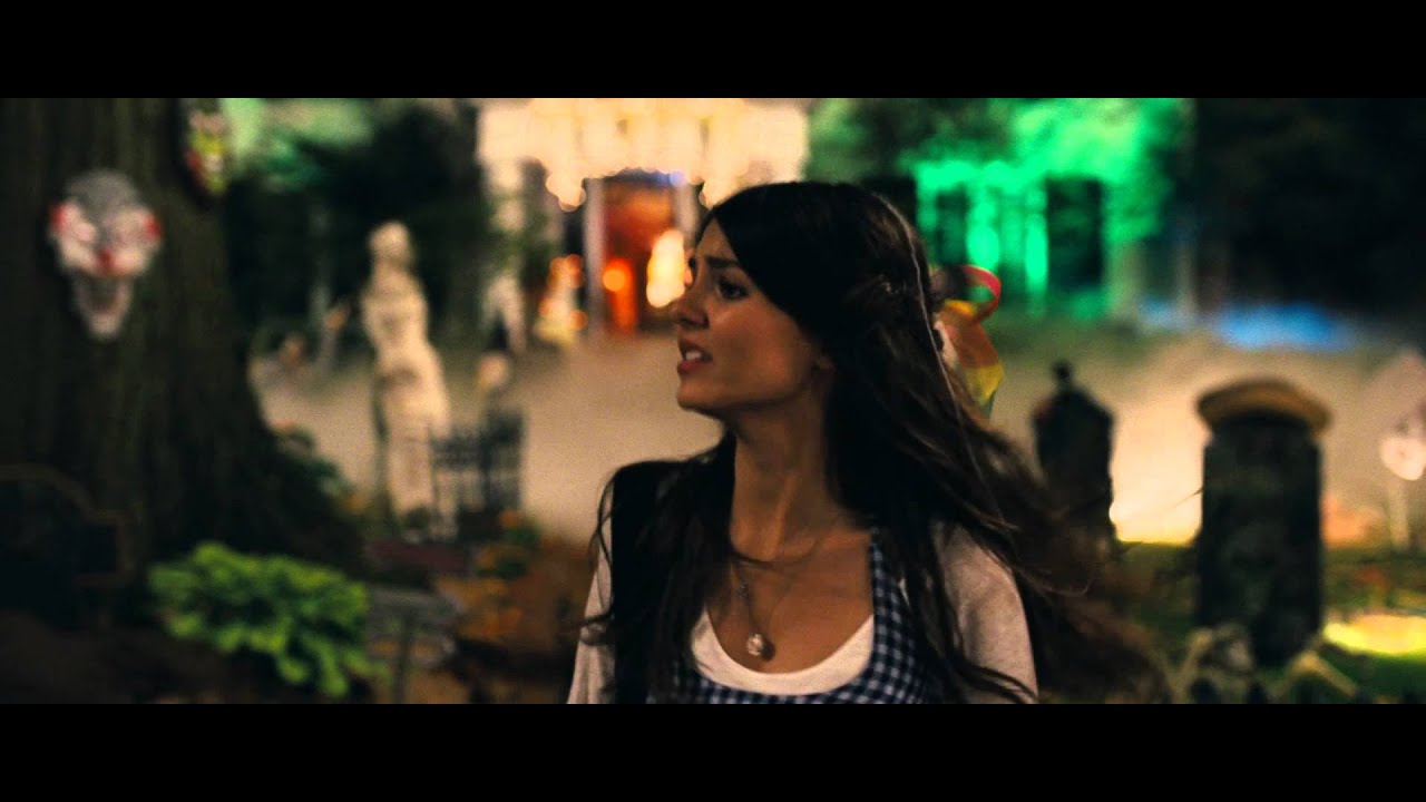Fun Size Movie Official TV Spot: Hit the Streets