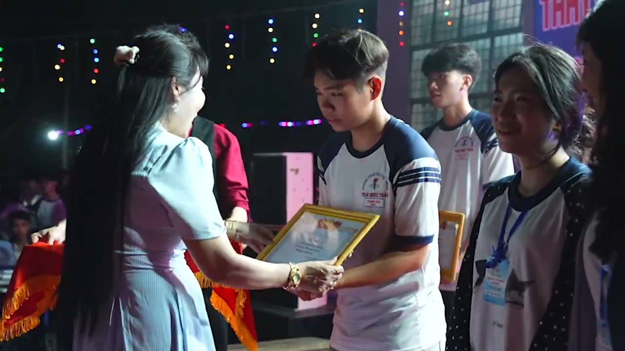 Nhiệm Ca TV | Chương trình văn nghệ và đêm lửa trại tại Trường THPT Trần Quốc Toản