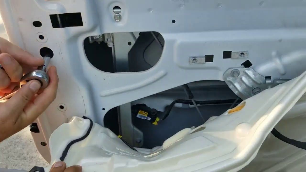 2013+ Silverado/Sierra Rear Exterior Door Handle Replacement