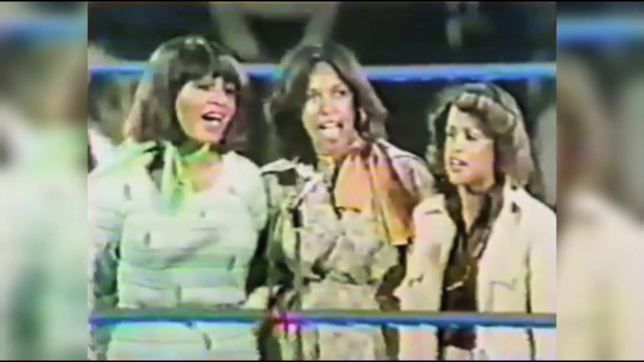 The Supremes sing The National Anthem [Ali vs. Lyle Fight - May 16, 1975]