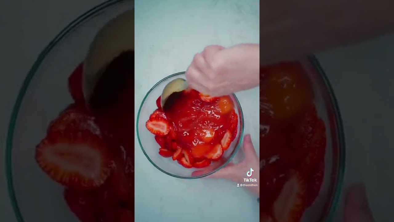 Как приготовить клубничную глазурь