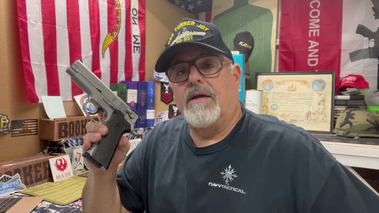 Review of Smith & Wesson 4006 pistol in .40 S&W auto