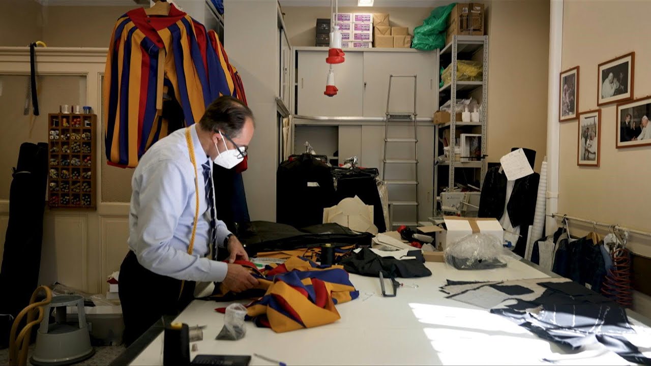 Job mit Tradition: Der Schneider der Schweizergarde | AFP