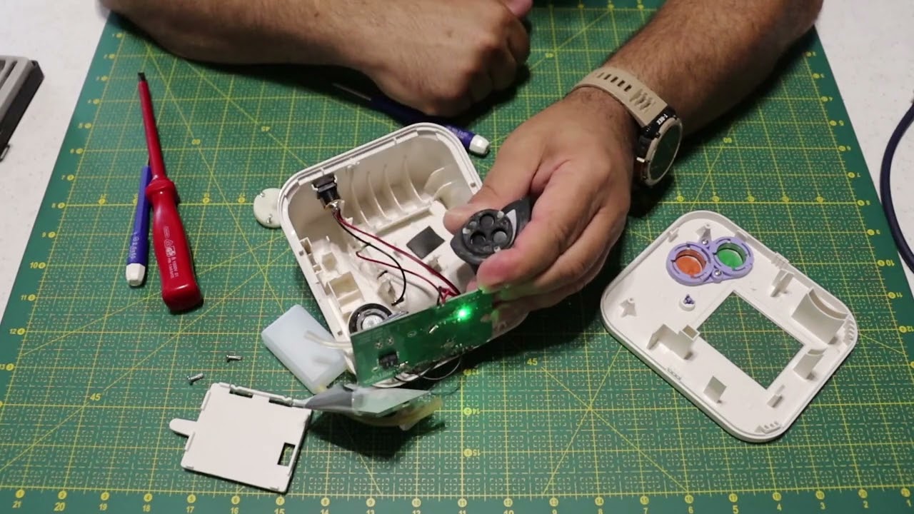 Fixing Blood Pressure Monitor: Step-by-step Guide.(Επισκευή πιεσόμετρου αίματος βήμα-προς-βήμα)