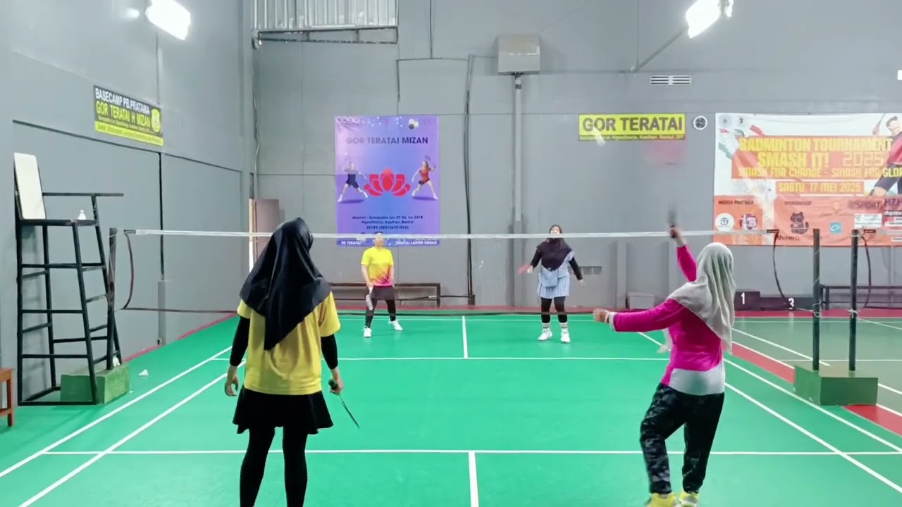VIBESNYA BERASA TERATAI VS MIKAT 😂 MABAR SERU 🥰🙌 #badminton #bulutangkis #happy #health #fun #fyp 