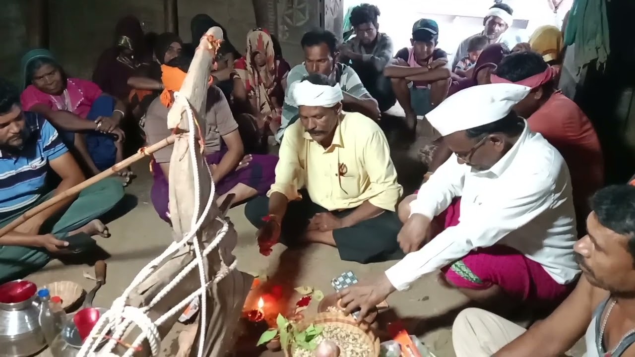 हल  पुज्या करते हुवे सिताराम महाराज और बामणे परिवार मेलाणे