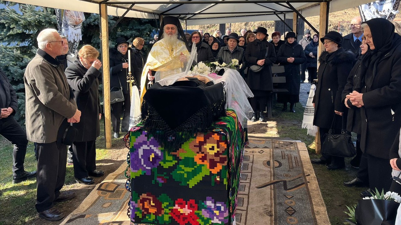 Arhim. Dumitru Cobzaru - Înmormântarea credincioasei Florica Irimieș, Parohia Tăuți, Cluj