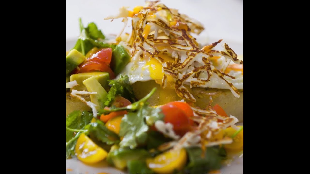 Jamie Oliver: 7 Mal anders. Rezept Crumpets mit Halloumi & Eiern