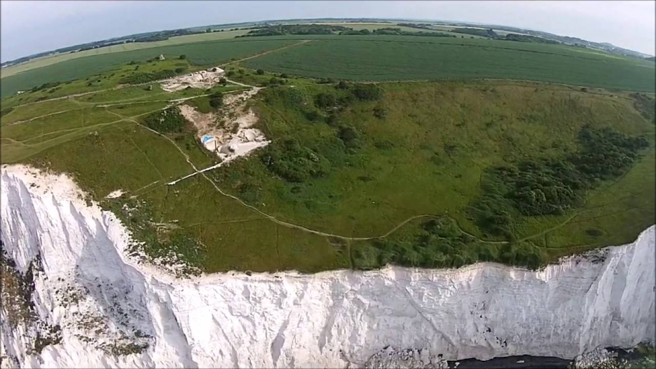 THE WHITE CLIFFS OF DOVER - VERA LYNN
