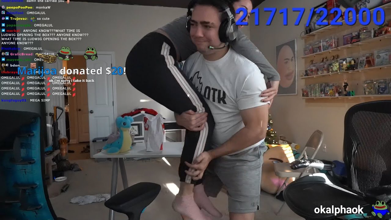 Mizkif Having Fun With His Girlfriend Live