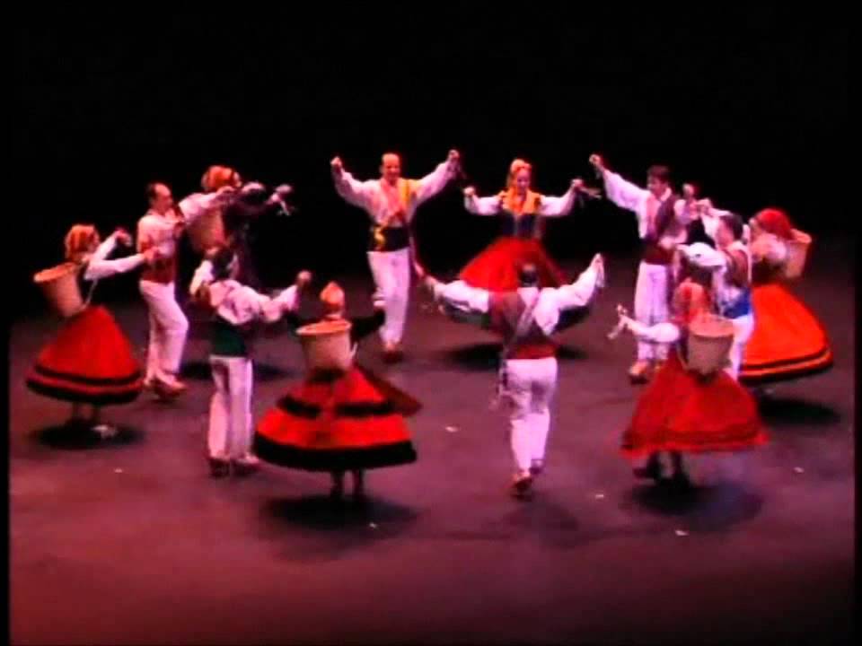 Cuevanuco en el Palacio de Festivales (Coros y Danzas de Santander)