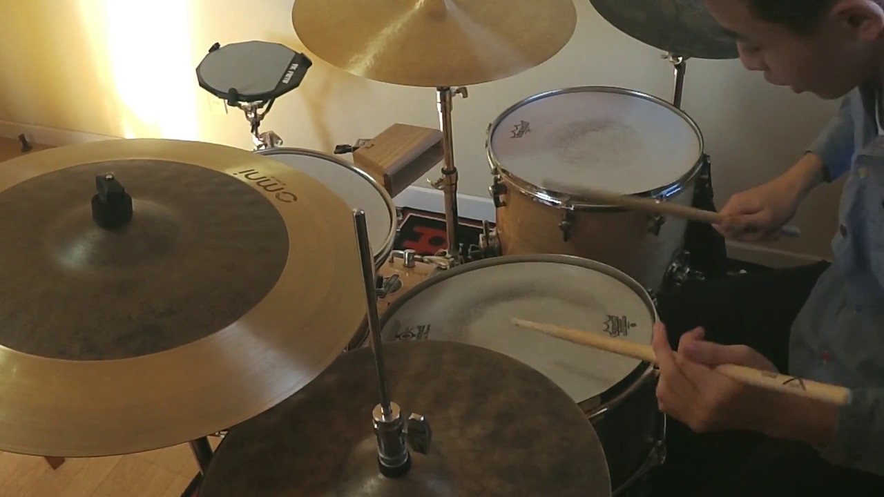 Buddy Rich .  One Handed Roll . (Left Hand) 13years old Drummer
