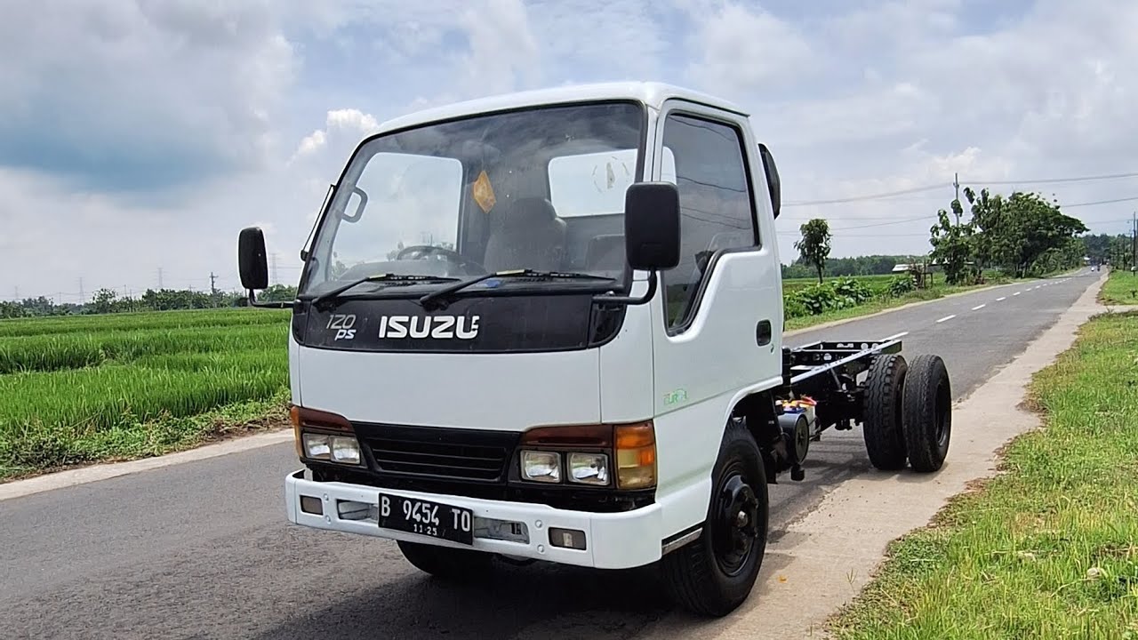 Istimewa!!! Review isuzu nkr71 tahun 2005 yuro pertama NO. 1 DI DUNIA!!!!