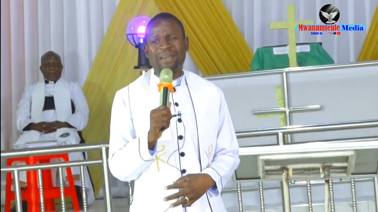 PADRE WA KANISA LA ANGLIKANA AACHIA MISHALE YA MOTO - WATU HOI