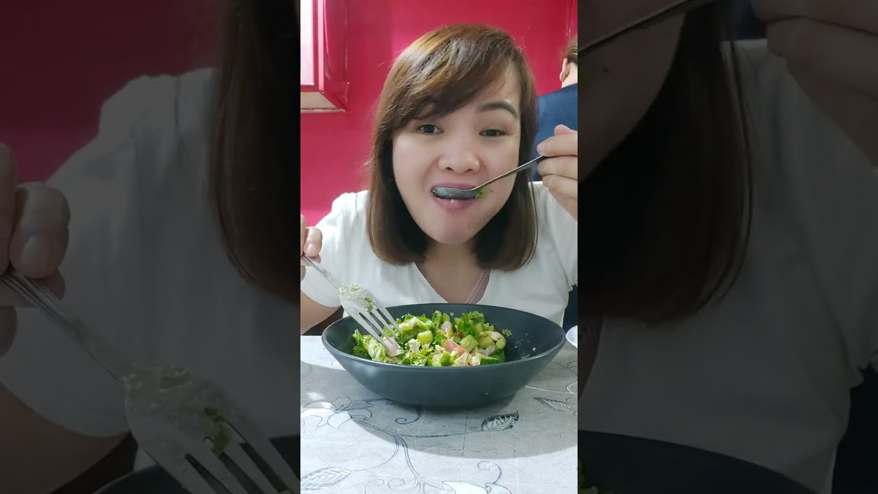 Simple salad my dinner with high protein and low calories by christine Blogger