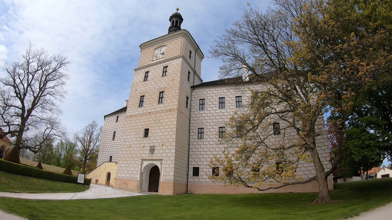 Zámek Březnice