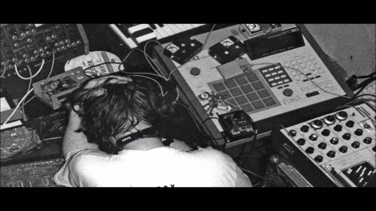 AFX (Aphex Twin) - 17 Kids Beach