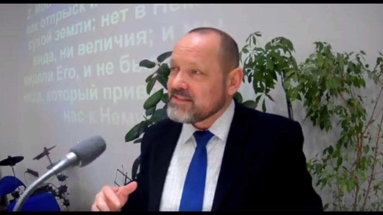 Сделайте ковчег из дерева ситтим, обложи его чистым золотом, изнутри и снаружи покрой (Исх.25;10-16)