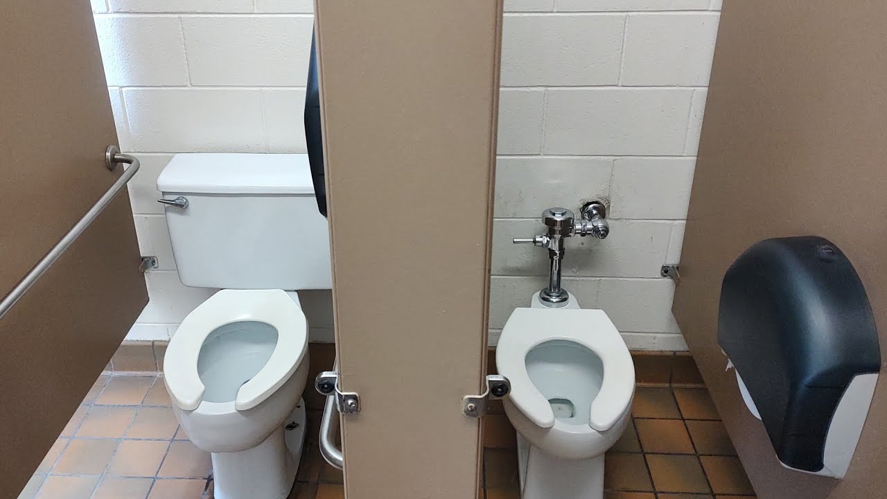 [193] Crane Neu Saneto and Hymont Tank Toilets in TTU Prescott Hall