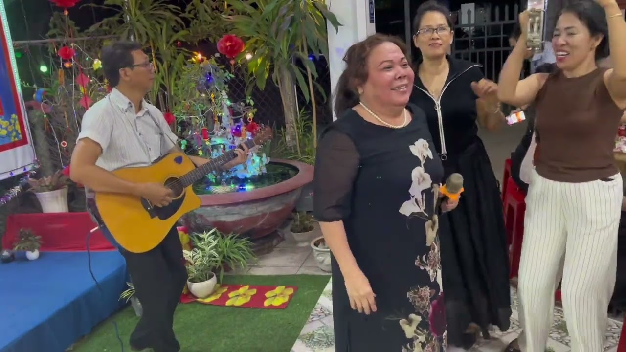 Khôi Bình Phong Cốc ăn Tất Niên 