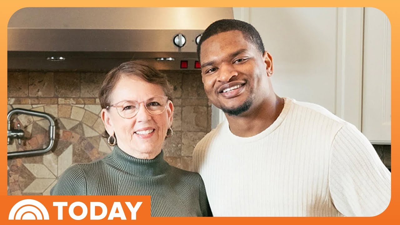 Accidental Thanksgiving Tradition Marks 10 Years of Friendship