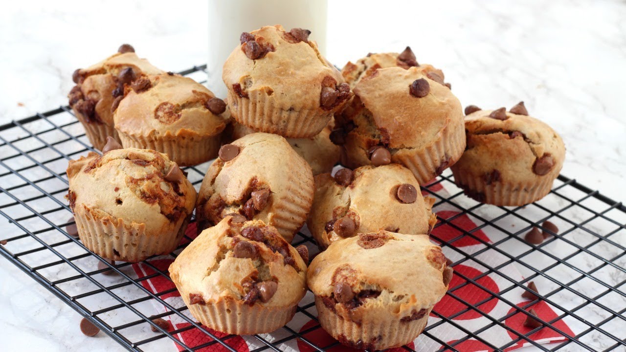 Healthier Chocolate Chip Muffins | Snacks for Kids