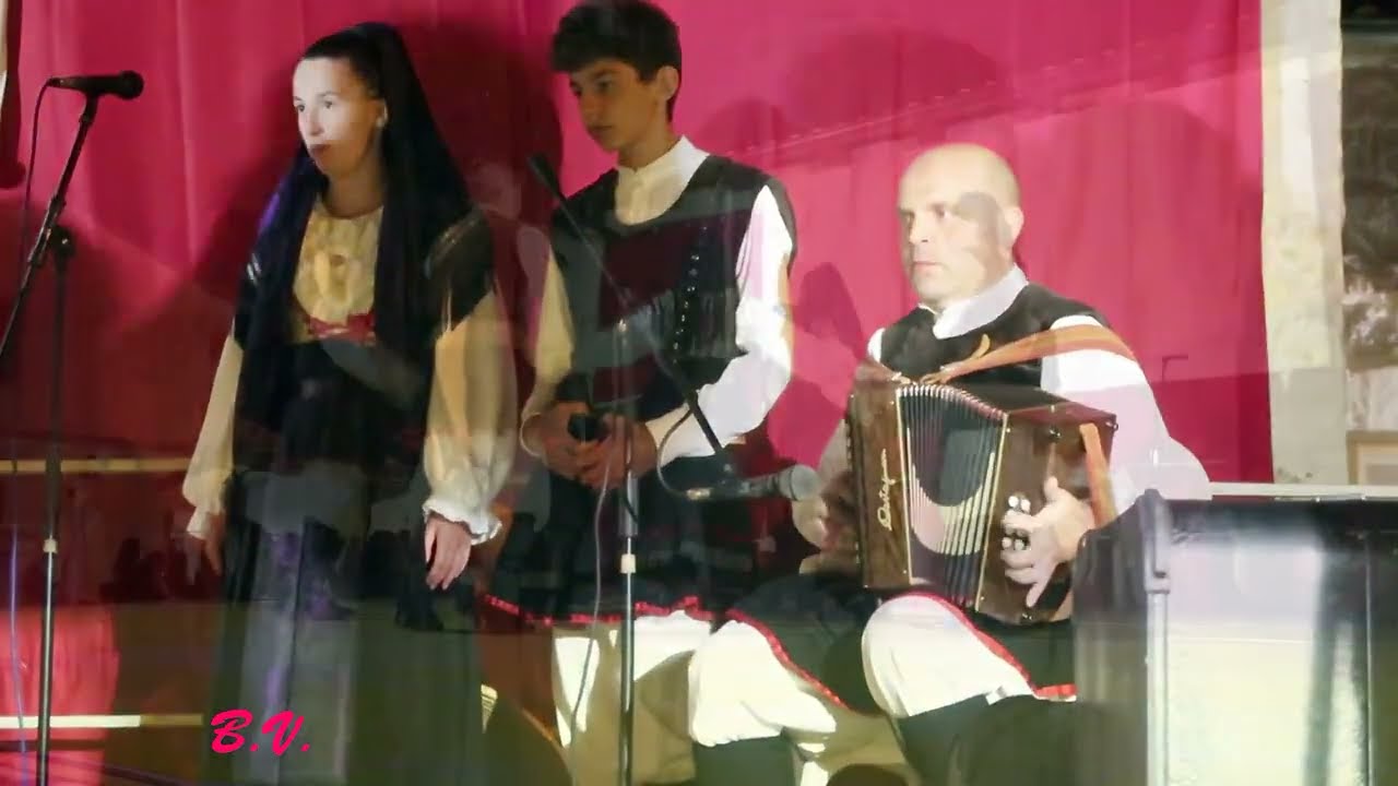 Gruppo folk Ittireddu con Sergio Inconis Gesturi 17 9 2022