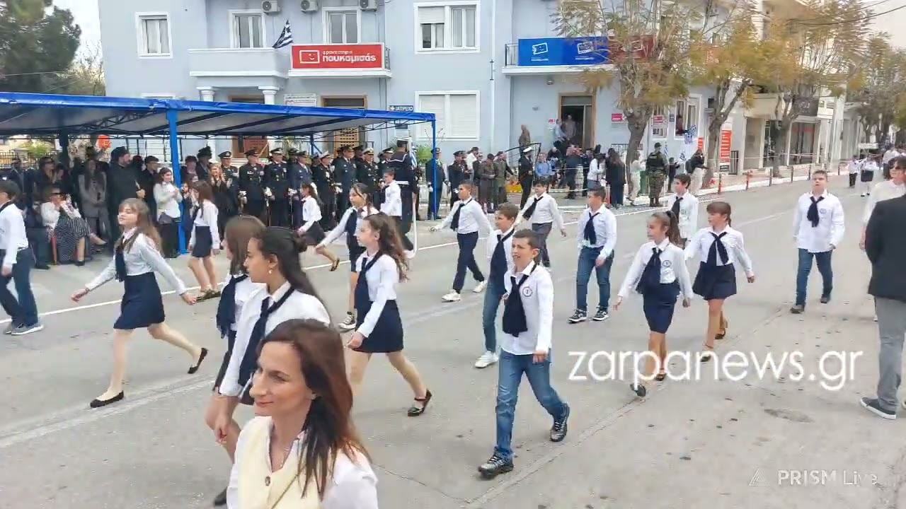 Η παρέλαση για την 25η Μαρτίου στα Χανιά.