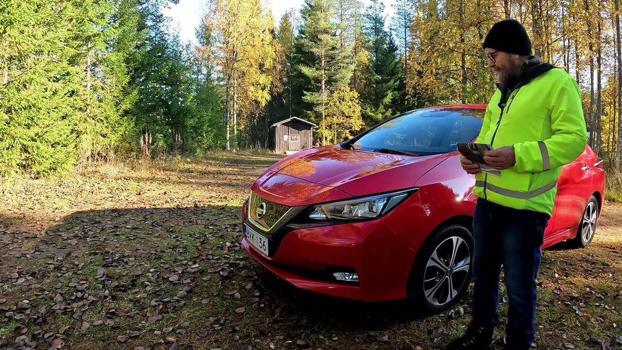 Nissan Leaf Sähköauton tietokone herjaa.