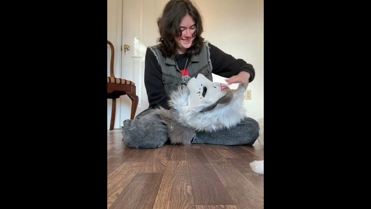 Fursuit unboxing!