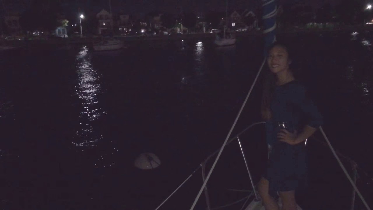 Guy Surprises Girlfriend with Epic Proposal on a Boat