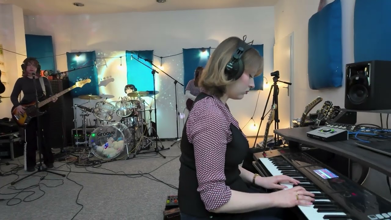 Esthesia na żywo ale w casio , Venus (cover)