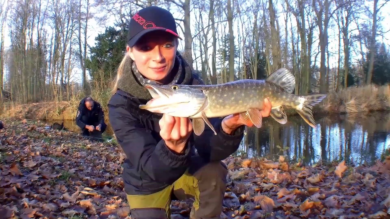 Jasmin und Dirk fangen Hechte auf den Paiku-Chatterbait von DOIYO Concept