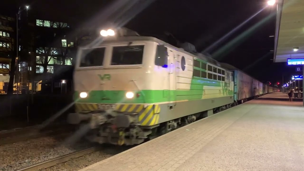 Junia Lahdessa | Trains at Lahti