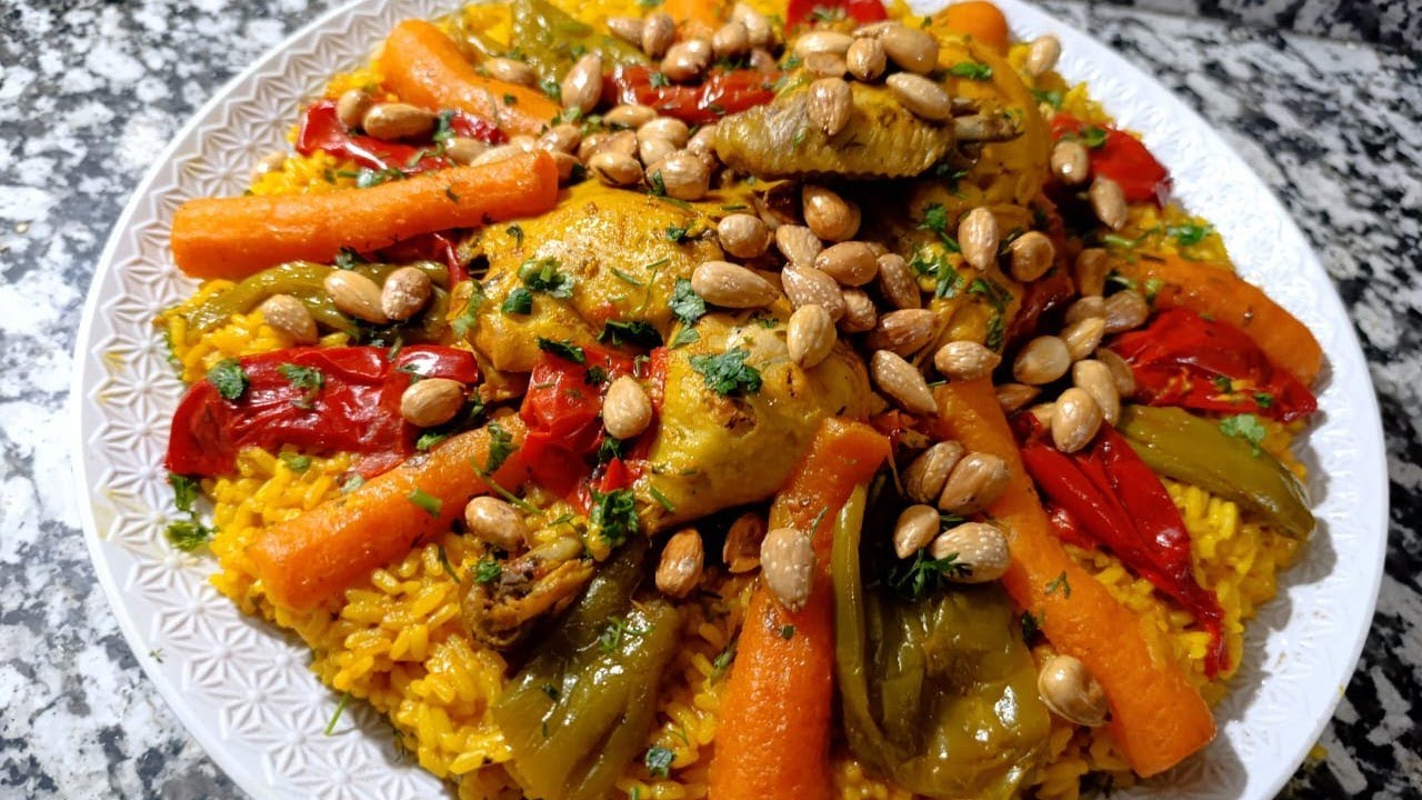 الروز بالدجاج والخضر واجربوه غادي ينفعكم في هاذ الوقت
