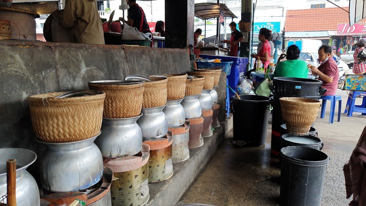 มื้อเช้าอร่อยที่ร้อยเอ็ด ข้าวต้มมัดแปลกมาก ปิ้งไก่ ข้าวเหนียวเขี้ยวงูนุ่ม ตลาดทุ่งเจริญ
