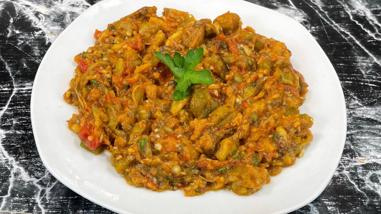 Recette du caviar d'aubergines grillées à la marocaine 🍆 Zaalouk