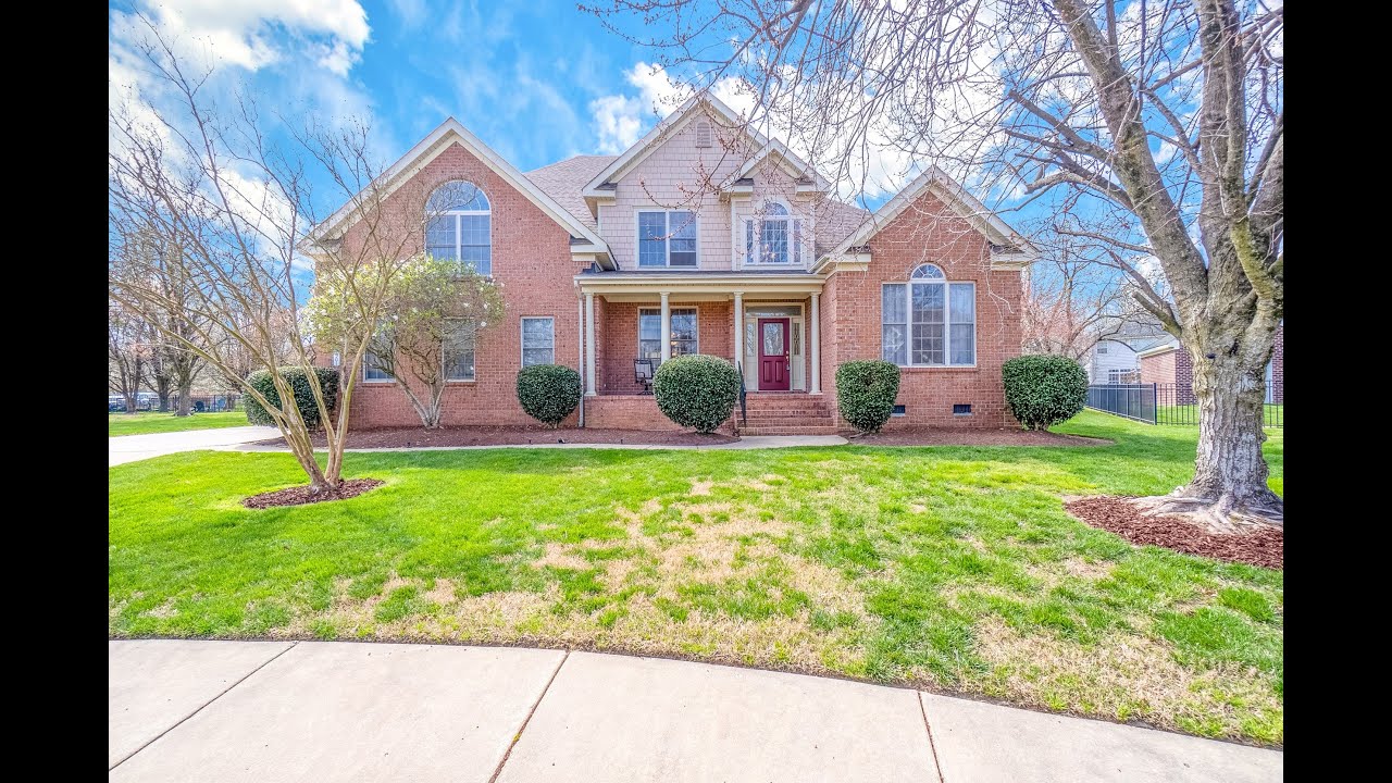 Large Brick Home In Desirable Ravenna Chesapeake