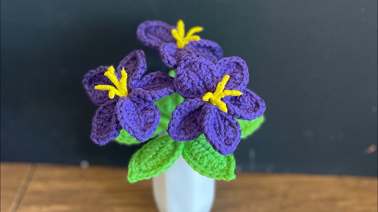 Flor 🌺 violeta africana  paso a paso 🥰🧶
