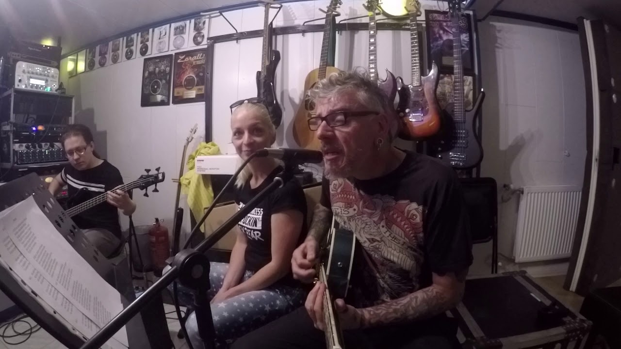 BARBAR&Oacute; ATTILA &Eacute;S A BULIBANDIT&Aacute;K // PULSE360