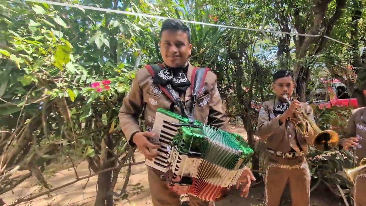 Mariachi Juvenil de Esteli Madrecita bella