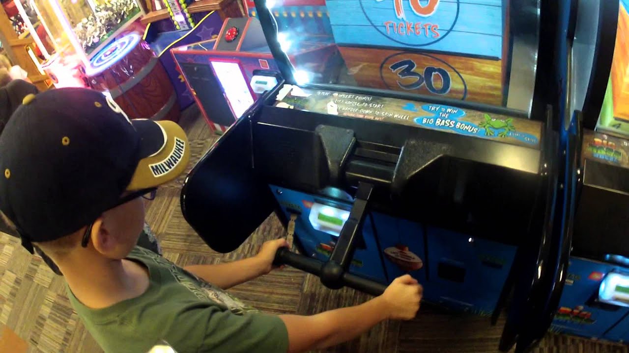 #16 Landon playing at the Arcade! GIVEAWAY!!