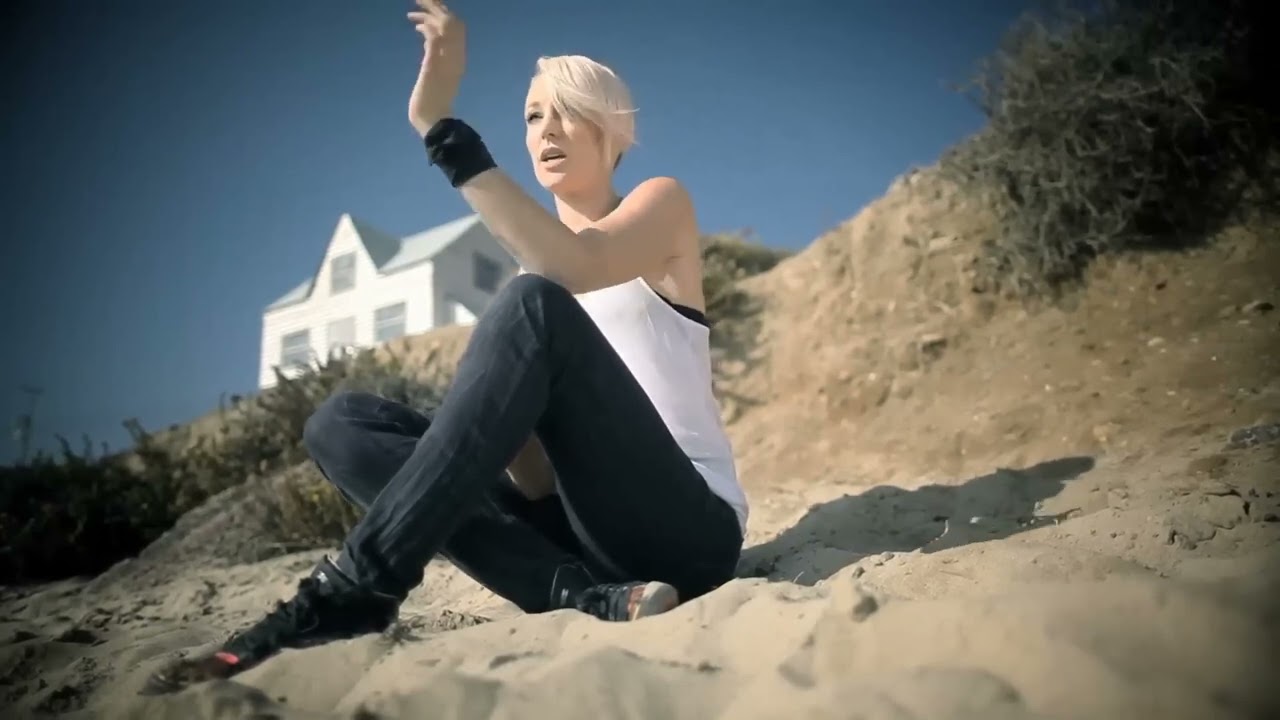 Cosmic Gate ft Emma Hewit - Be Your Sound  (XLNT Remix)